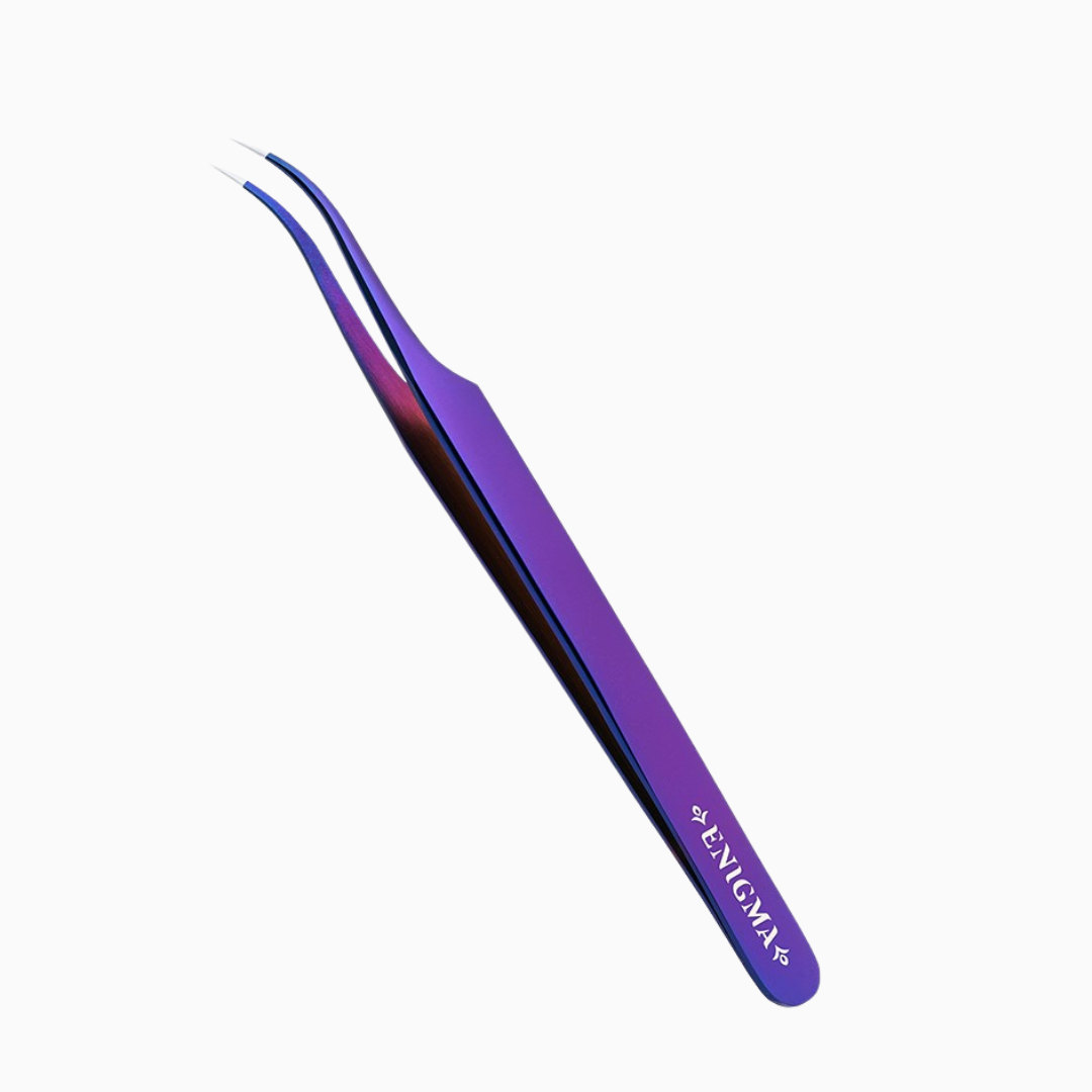 Enigma Curved Black Extra Sharp | ملقط رموش بزاوية