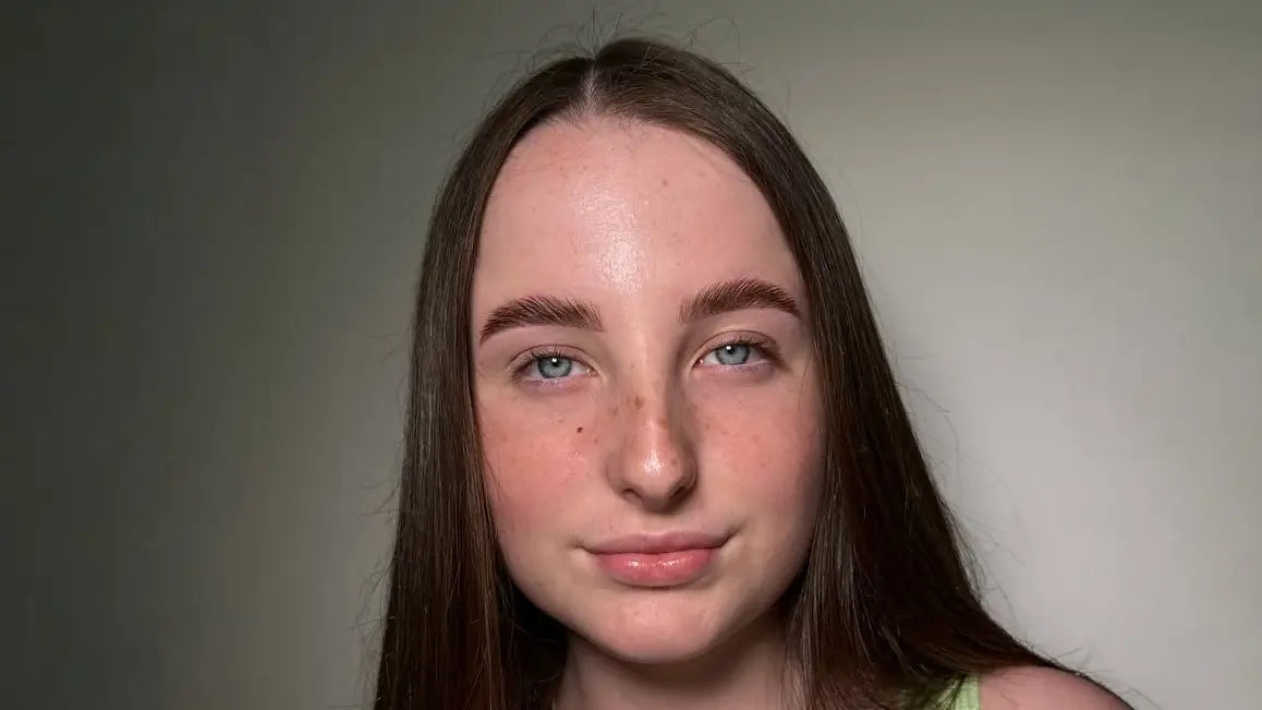 טיפול למינציה בגבות - תוצאה טבעית ומקצועית