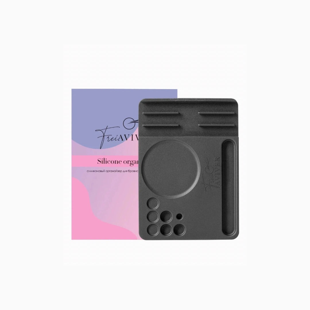 משטח סיליקון שחור לארגון חומרים וכלי עבודה לריסים וגבות מבית FreiAviver
