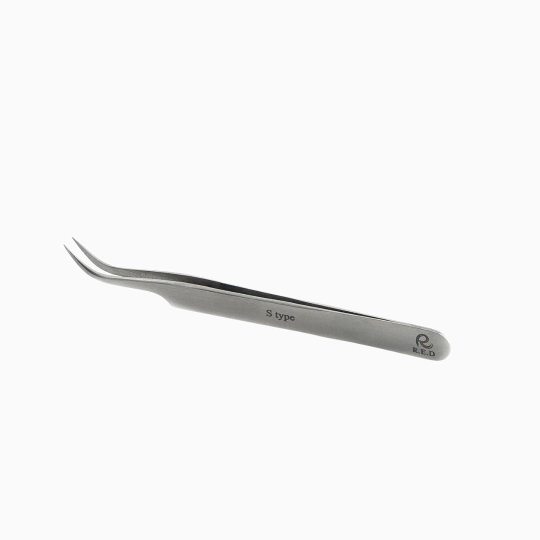 פינצטה מקצועית R.E.D S Type מעוקלת להלחמת ריסים
