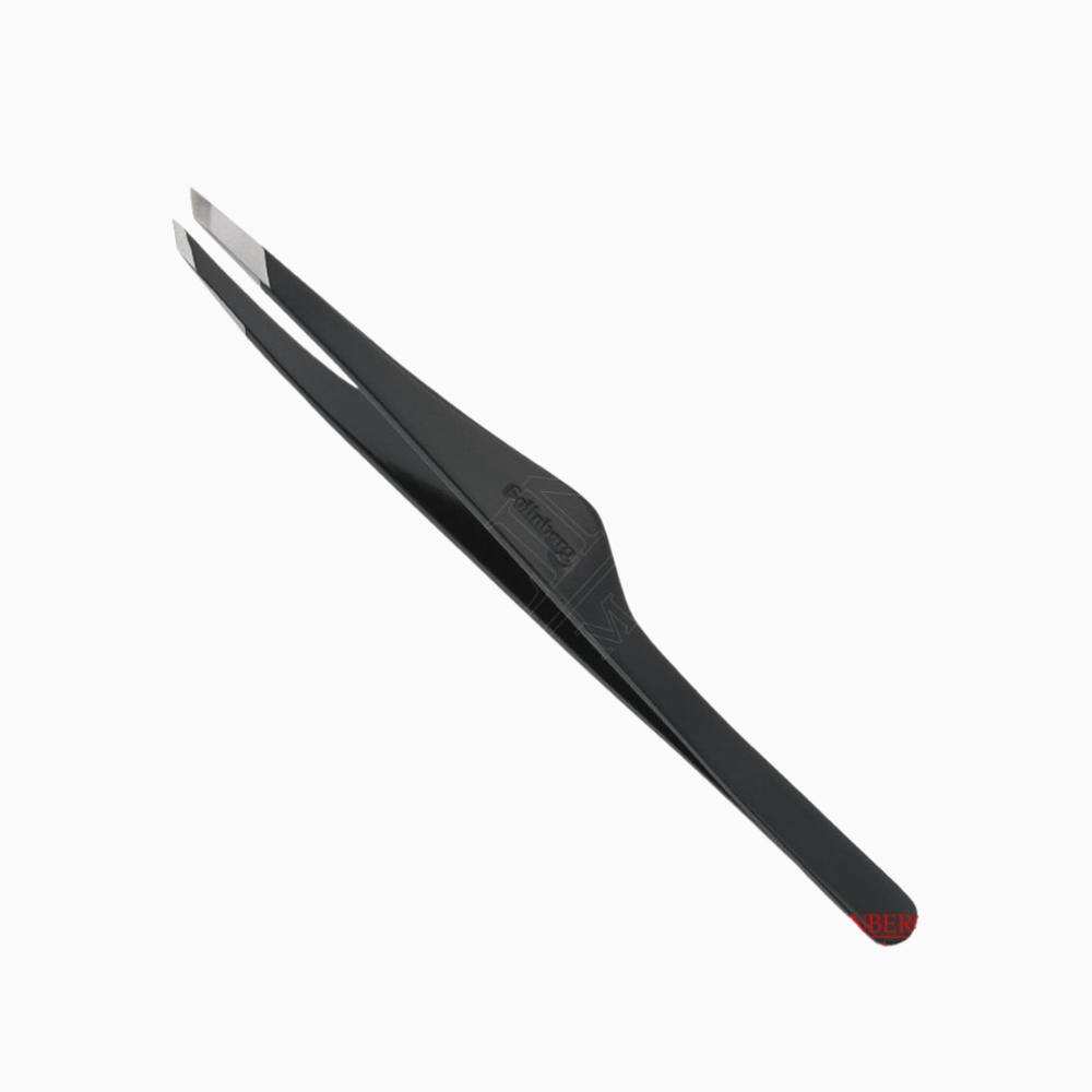 פינצטת גבות מקצועית Solinberg G807 בצבע שחור עם קצה אלכסוני